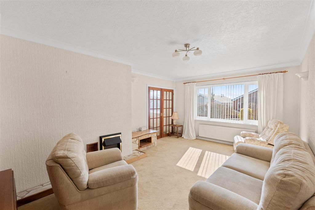 Property photo 2 of 20 Living Room