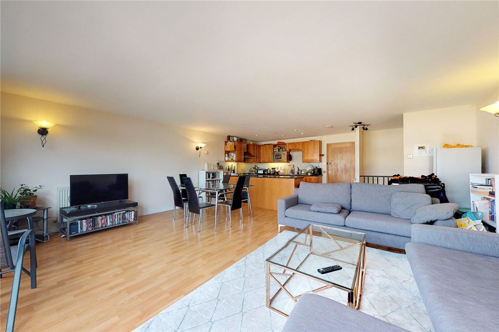 Property photo 2 of 18 Reception Room