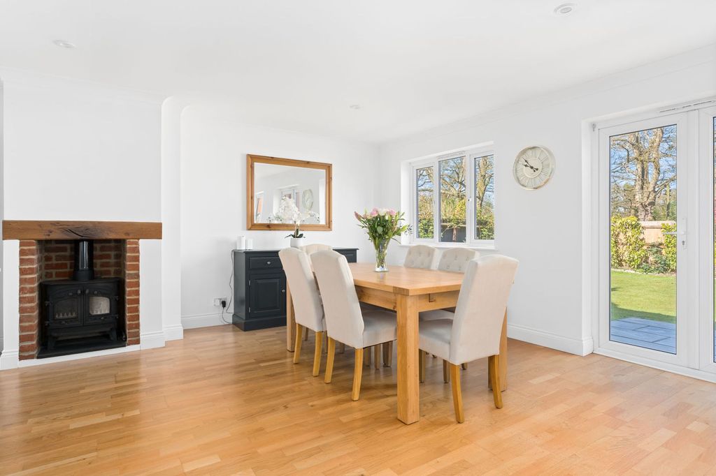 Property photo 2 of 25