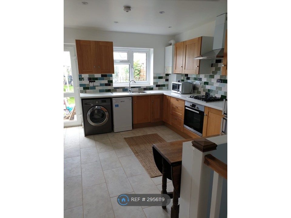 Property photo 1 of 17 Kitchen