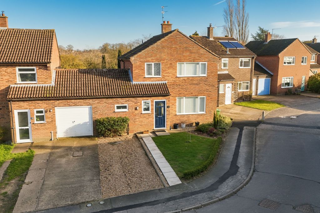 Property photo 1 of 28