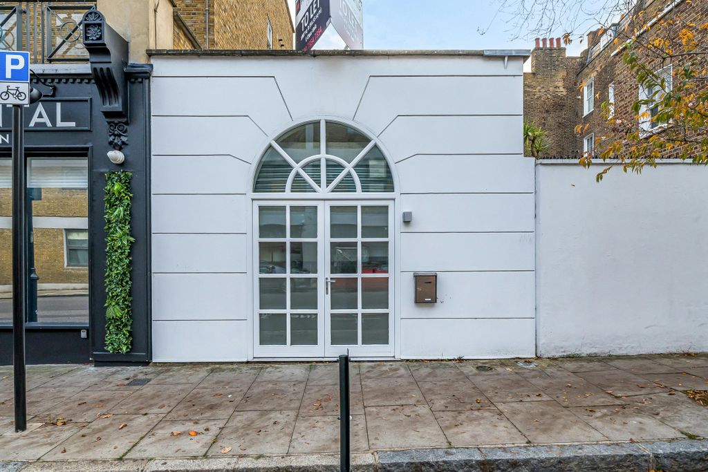 Property photo 2 of 8 13758948690B71E284Edf.Jpg