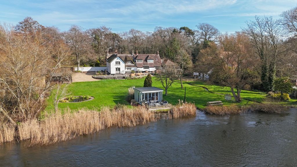 Property photo 1 of 23