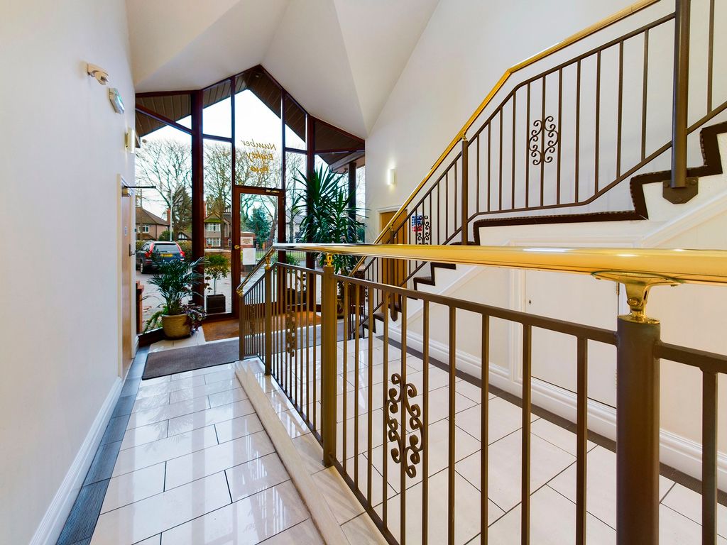 Property photo 2 of 32