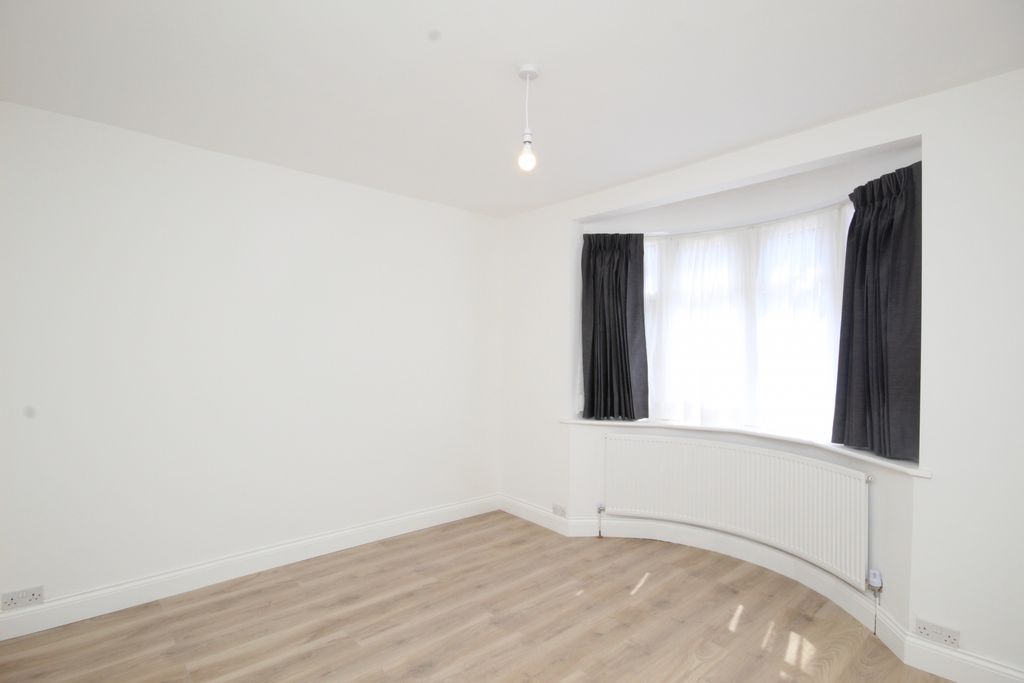 Property photo 3 of 12 Gallery