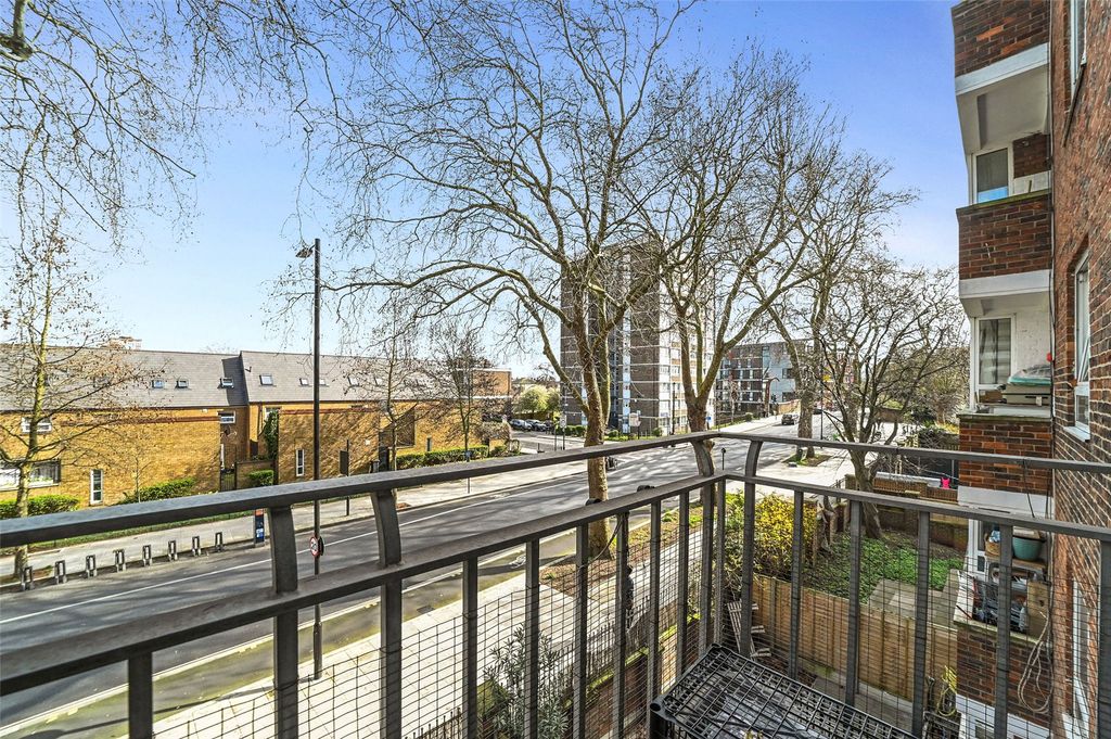 Property photo 3 of 12 Balcony