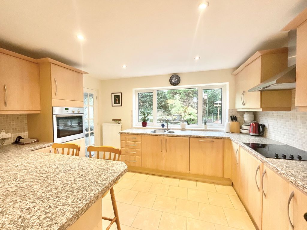 Property photo 2 of 32