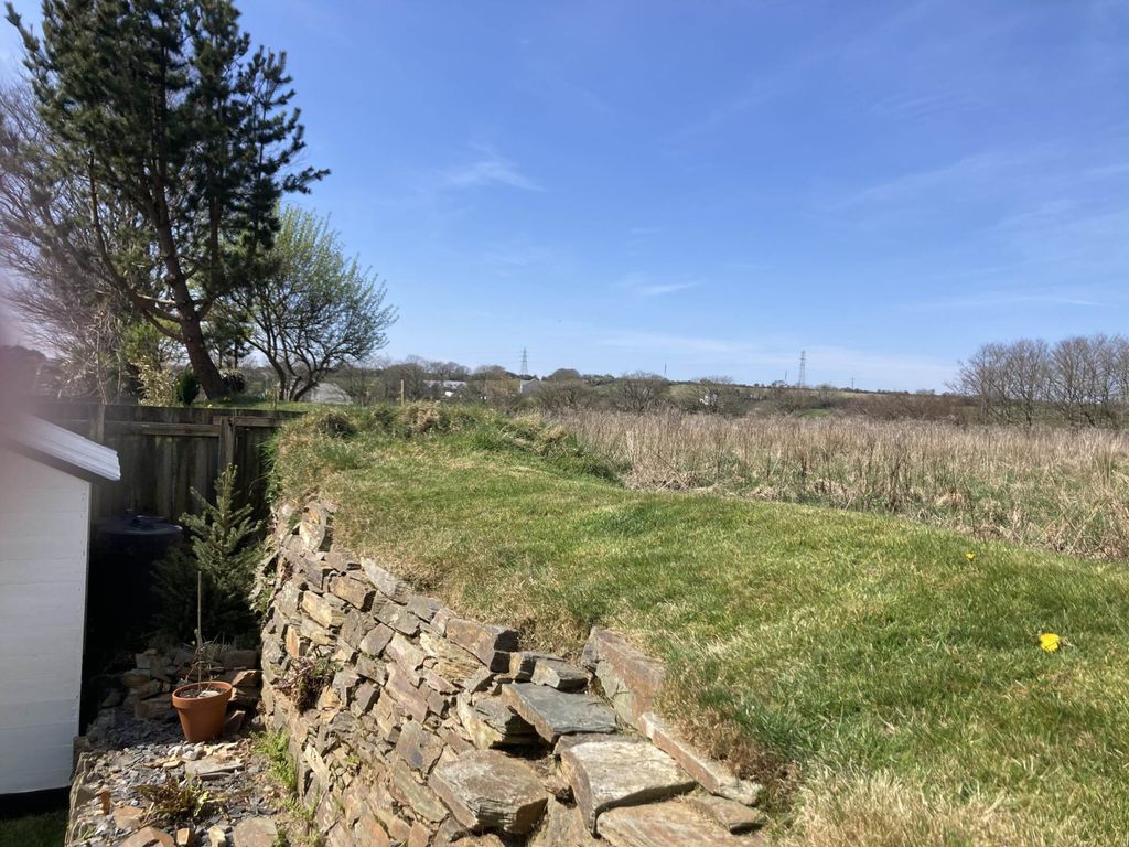 Property photo 2 of 31