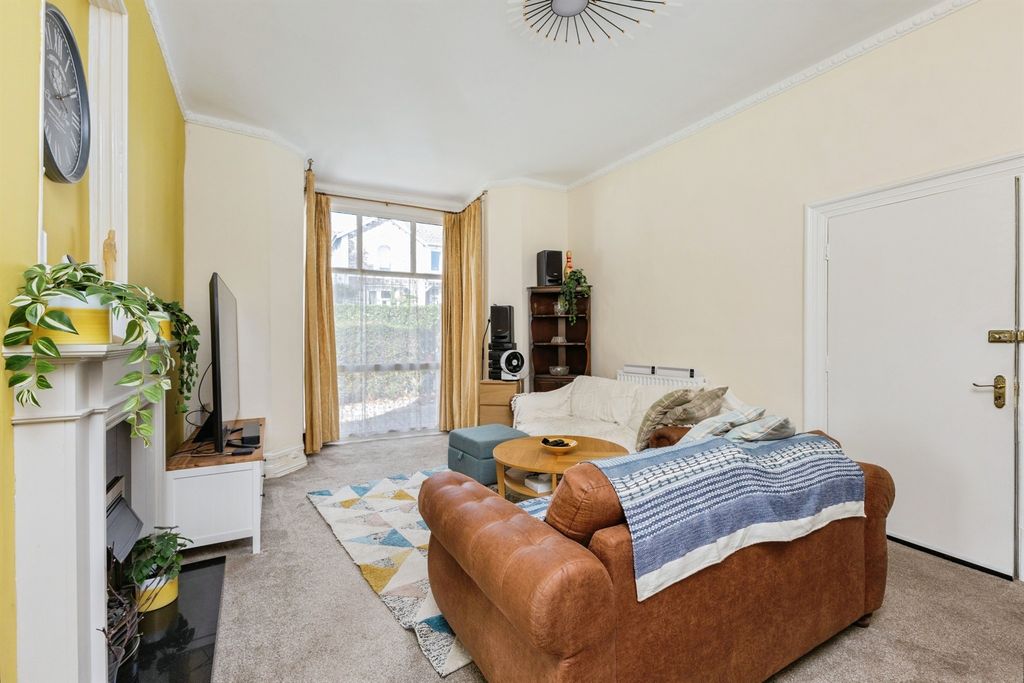 Property photo 3 of 22