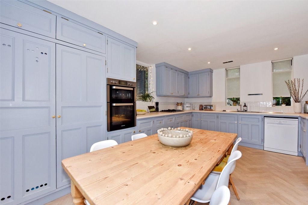 Property photo 2 of 14 Picture No. 27