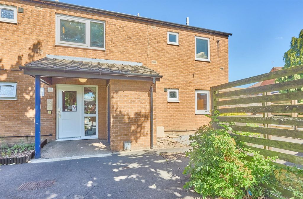 Property photo 1 of 6 Lawnswood_5.Jpg