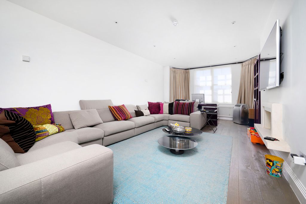 Property photo 2 of 20 Picture No. 04