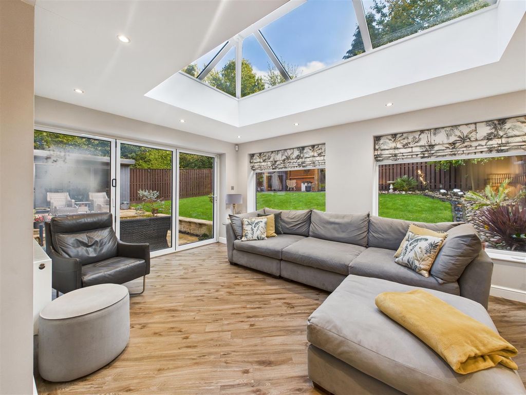 Property photo 2 of 40 Cam05476G0-Pr0081-Still020.Jpg