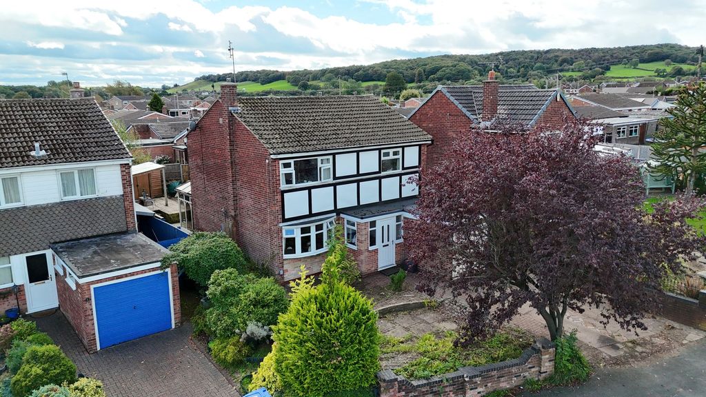 Property photo 1 of 32