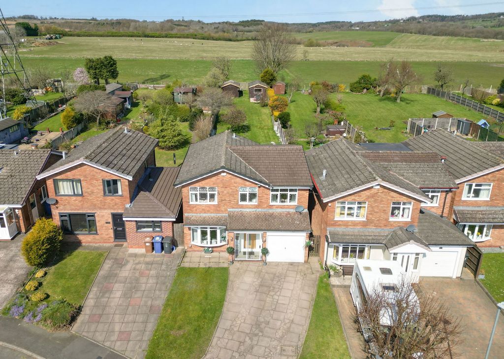 Property photo 2 of 33