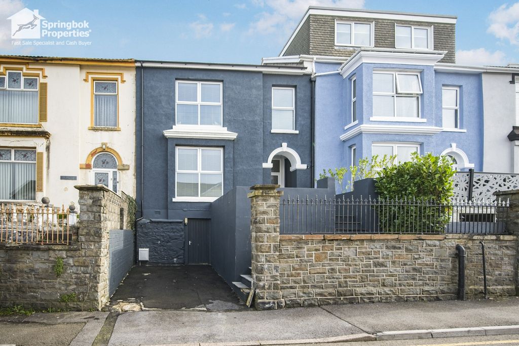 Property photo 1 of 26 Front View