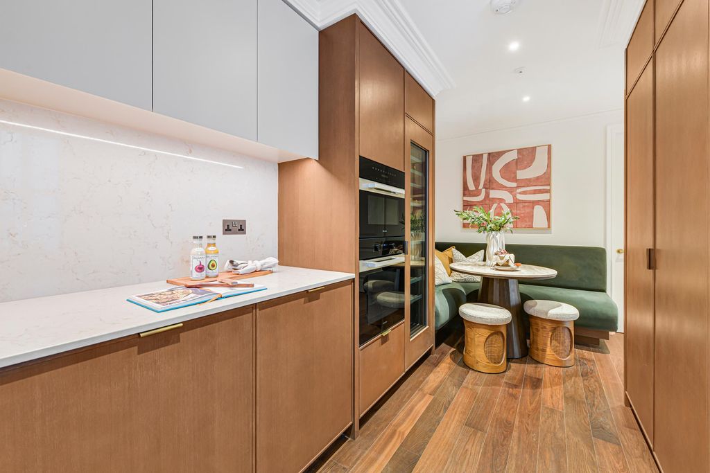 Property photo 3 of 17 Image