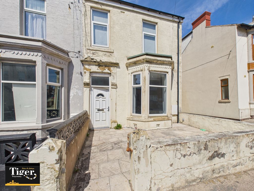 Property photo 1 of 10 Cam03440G0-Pr0327-Still001