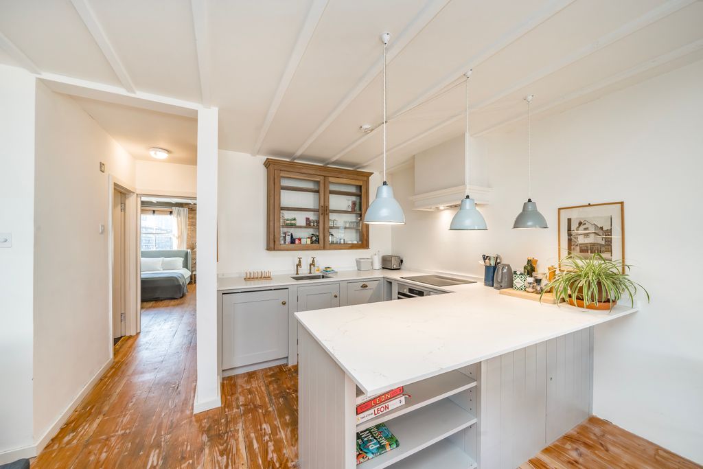 Property photo 3 of 7 Kitchen