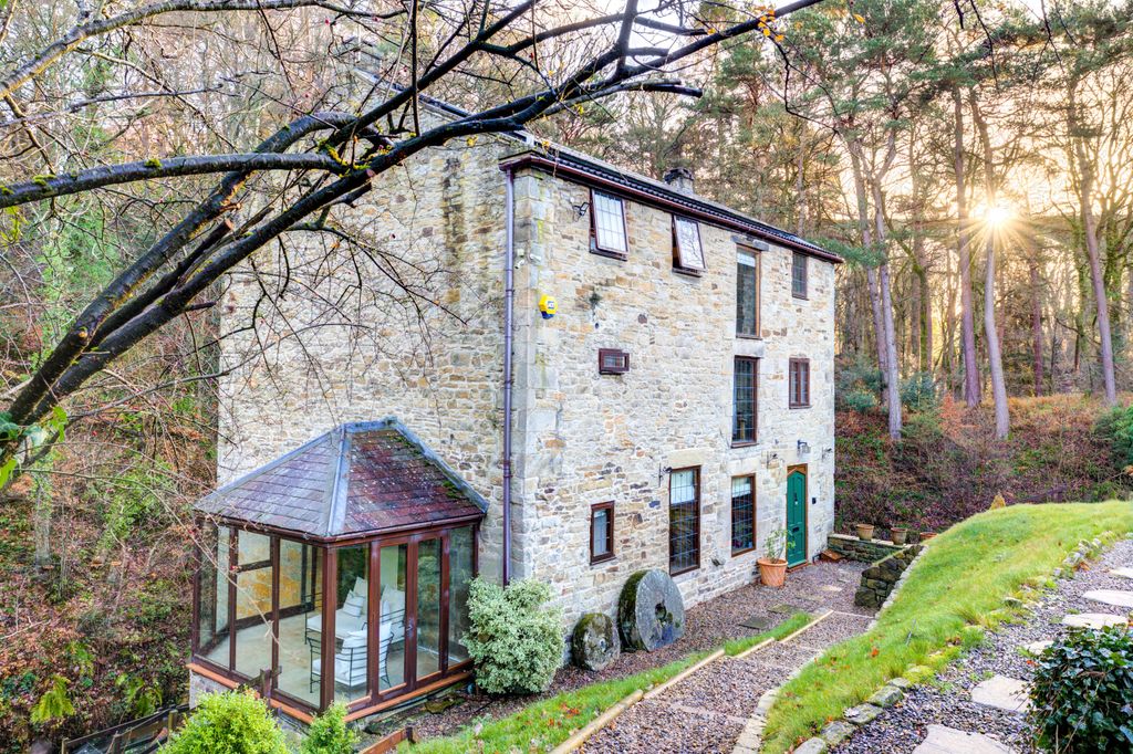 Property photo 2 of 24