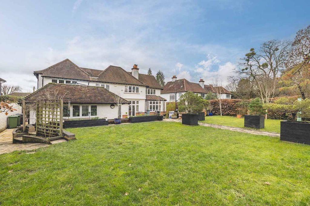 Property photo 3 of 27