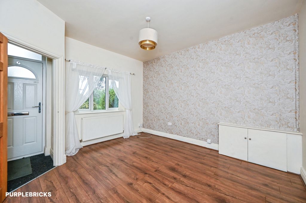 Property photo 3 of 25