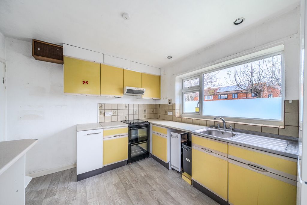 Property photo 3 of 10 1383324-10-691F20...