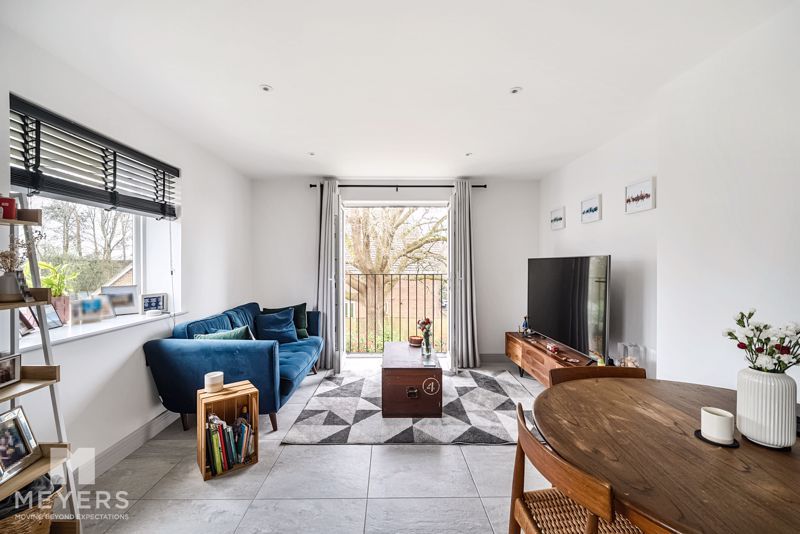 Property photo 3 of 14 Bright Open Plan Living Space