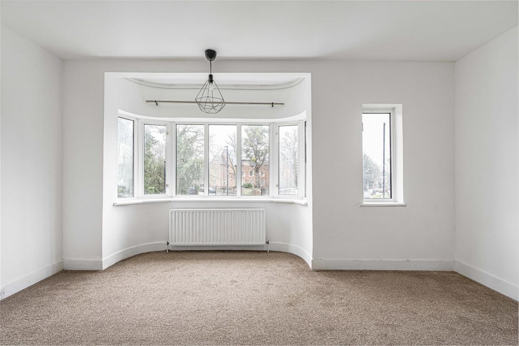 Property photo 3 of 27 Living Room