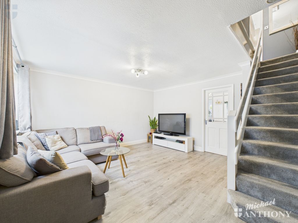 Property photo 3 of 14 Cam03218G0-Pr0814-Still001