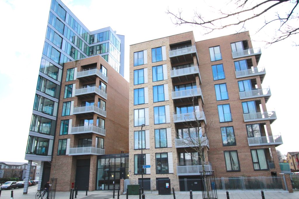 Property photo 1 of 11