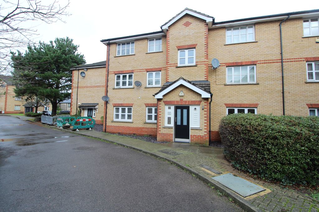 Property photo 1 of 8