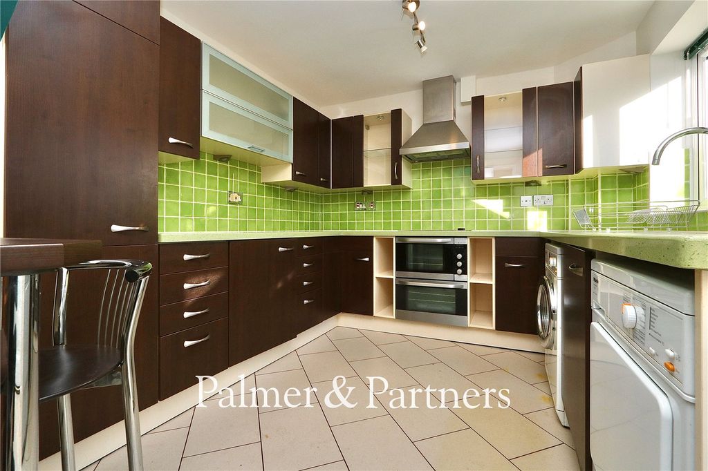 Property photo 3 of 24 Picture No. 05