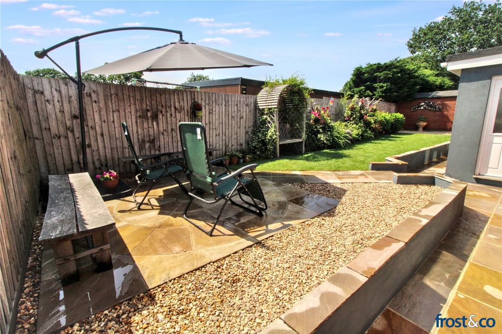 Property photo 3 of 22 Garden