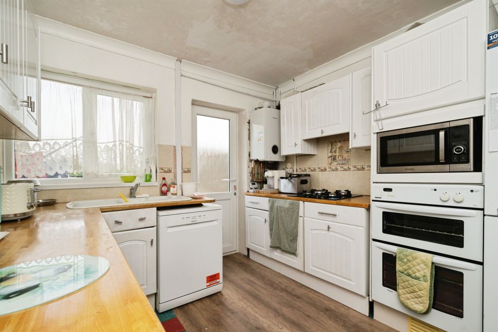 Property photo 2 of 19