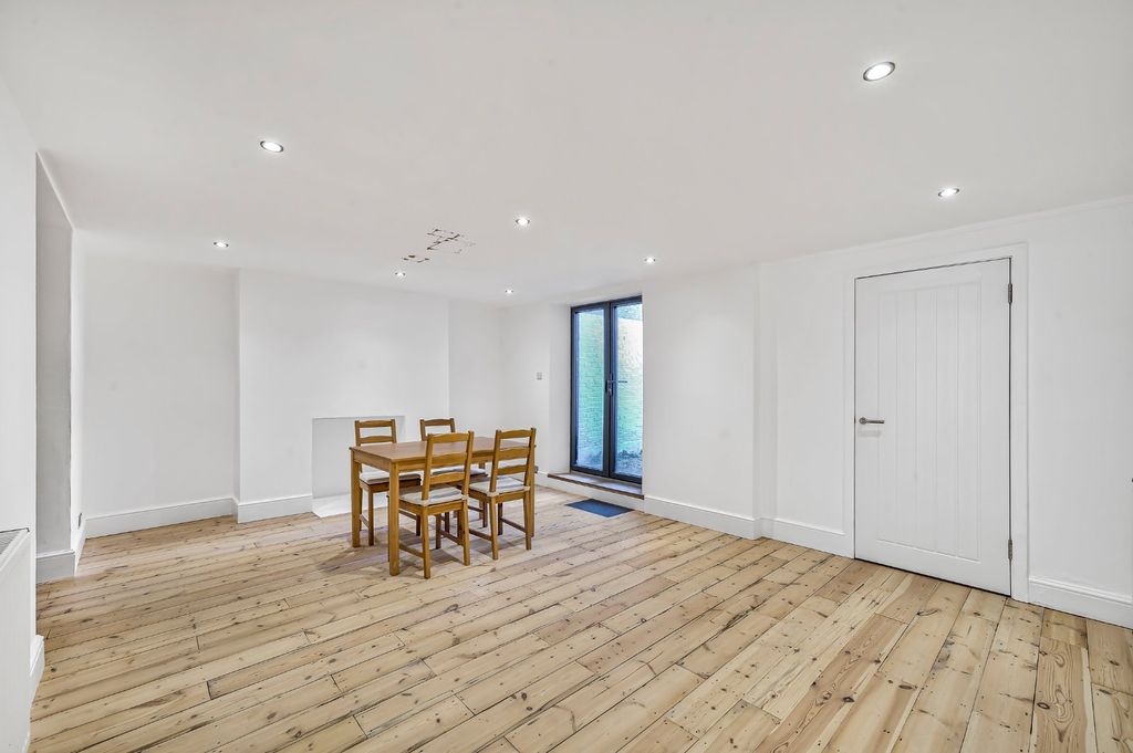 Property photo 3 of 10 Dining Room