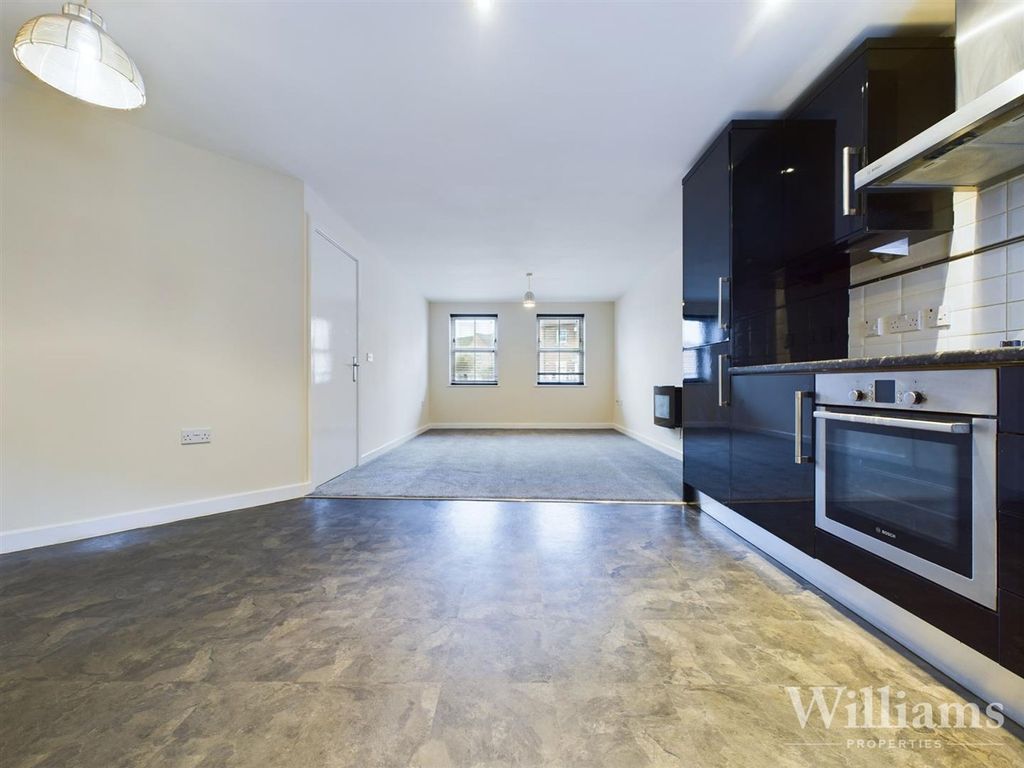 Property photo 2 of 18 Cam04950G0-Pr0017-Still010.Jpg