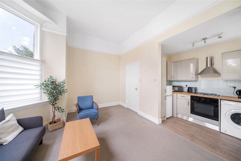 Property photo 3 of 8 3