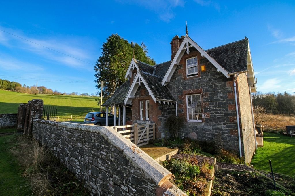 Property photo 1 of 13