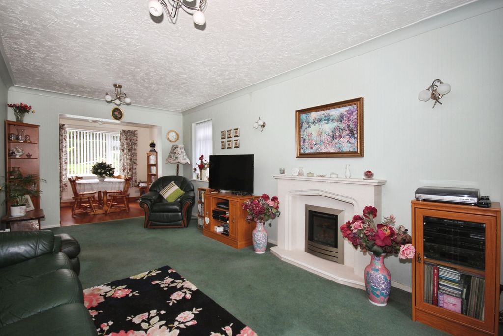 Property photo 3 of 17 Photo