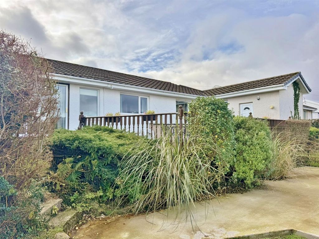 Property photo 2 of 39 22 Alma Park Rear