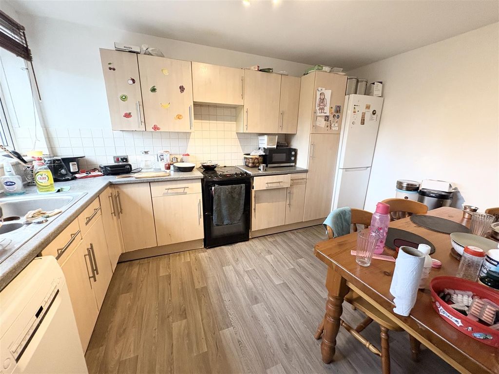 Property photo 2 of 13 Kitchen