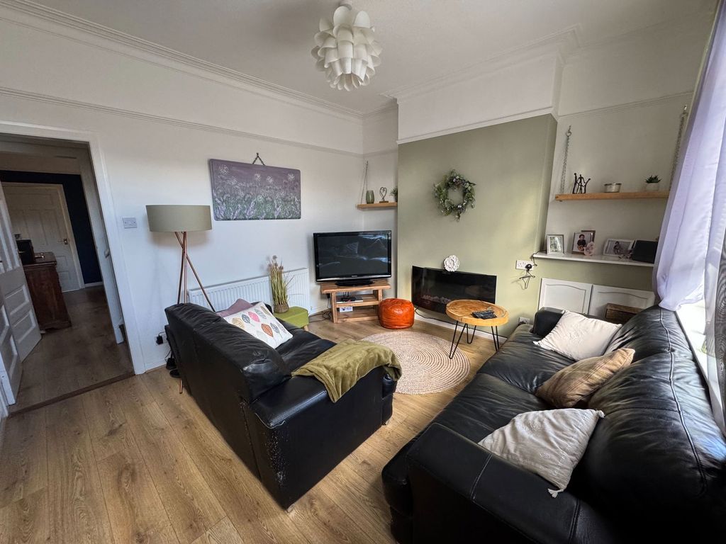 Property photo 2 of 11