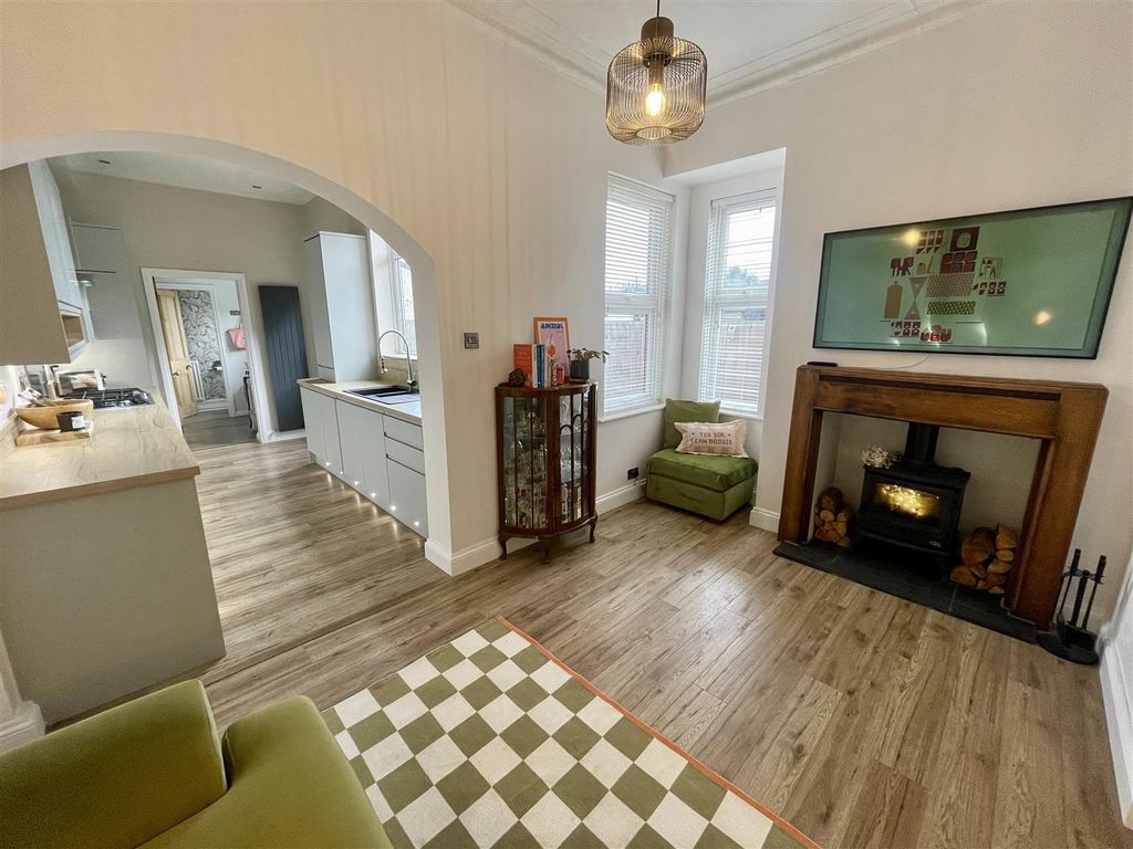 Property photo 3 of 16 Dining Room