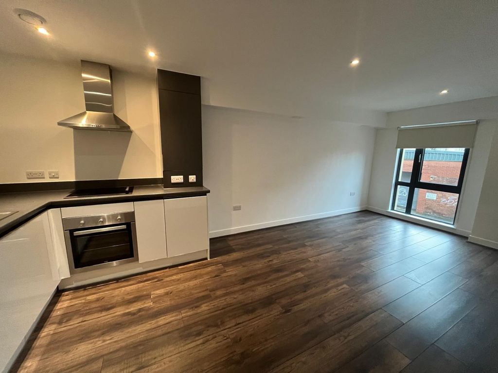 Property photo 2 of 12 8