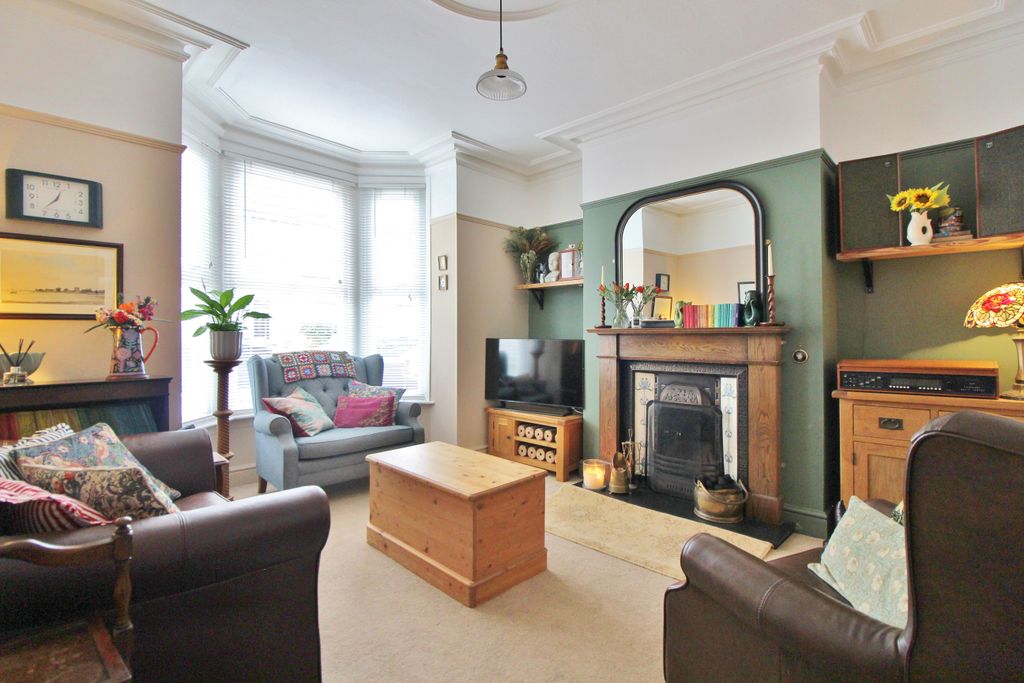 Property photo 2 of 21