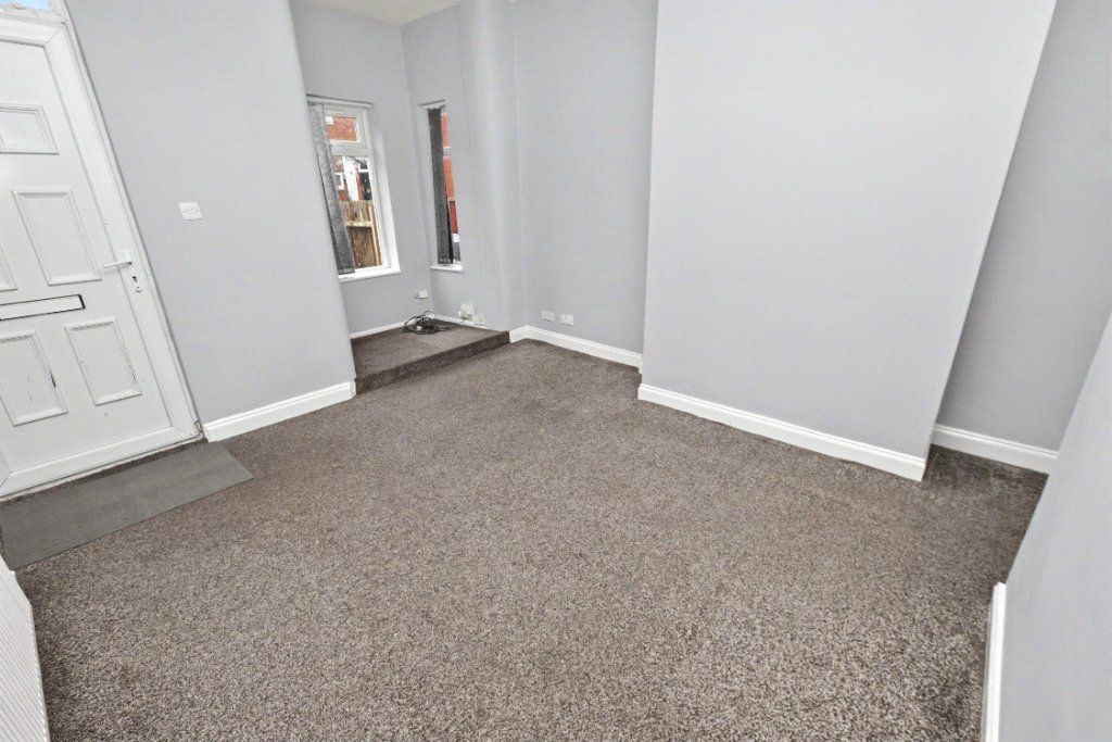 Property photo 2 of 12 Lounge