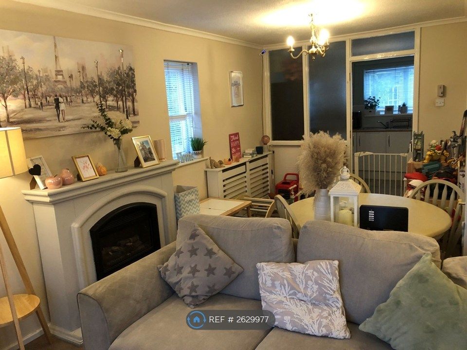 Property photo 3 of 16 Lounge View 3