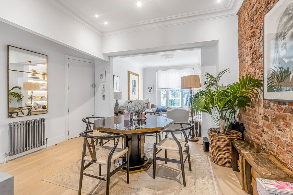 Property photo 2 of 23 Picture No. 20