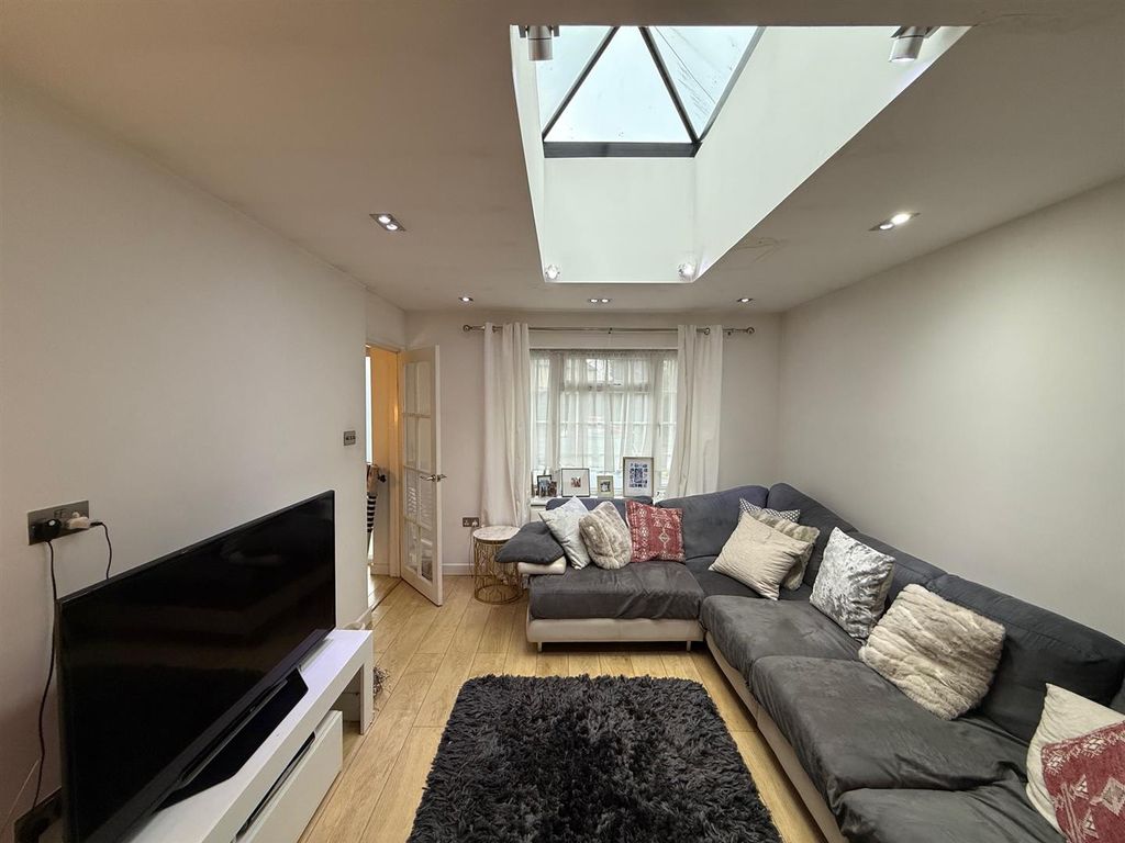 Property photo 2 of 12 Img_9915.Jpg